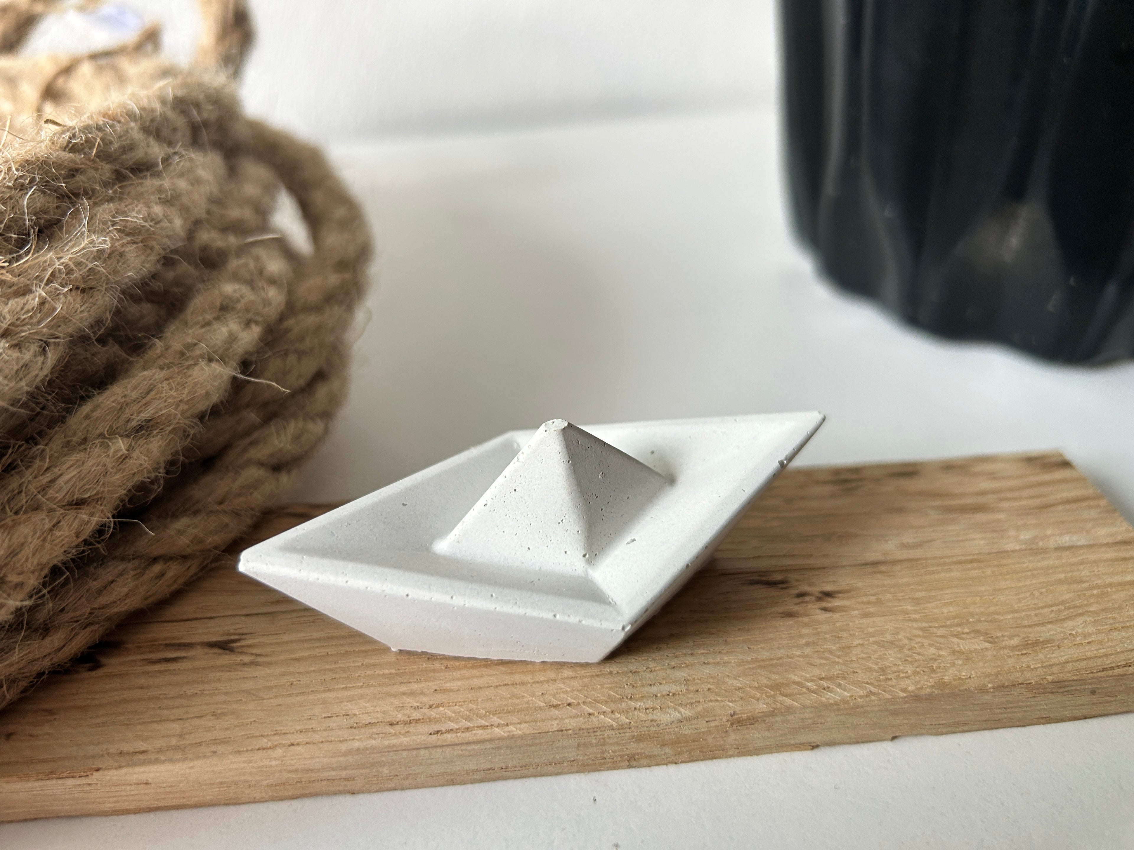 Origami Segelboot - Beton